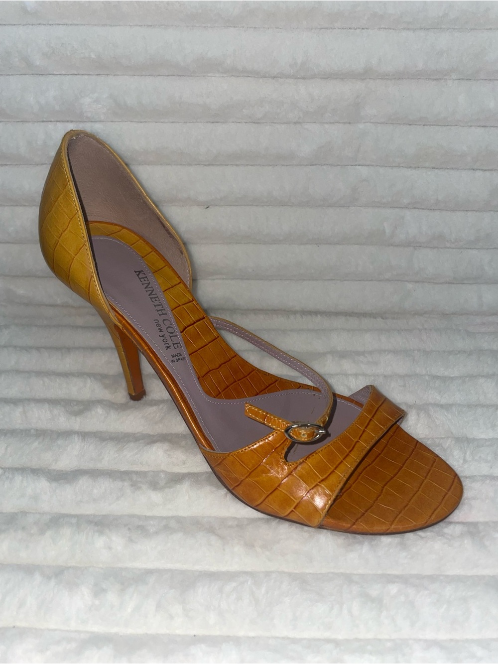 Kenneth Cole New York Mustard Croc-Embossed D'Orsay Pump